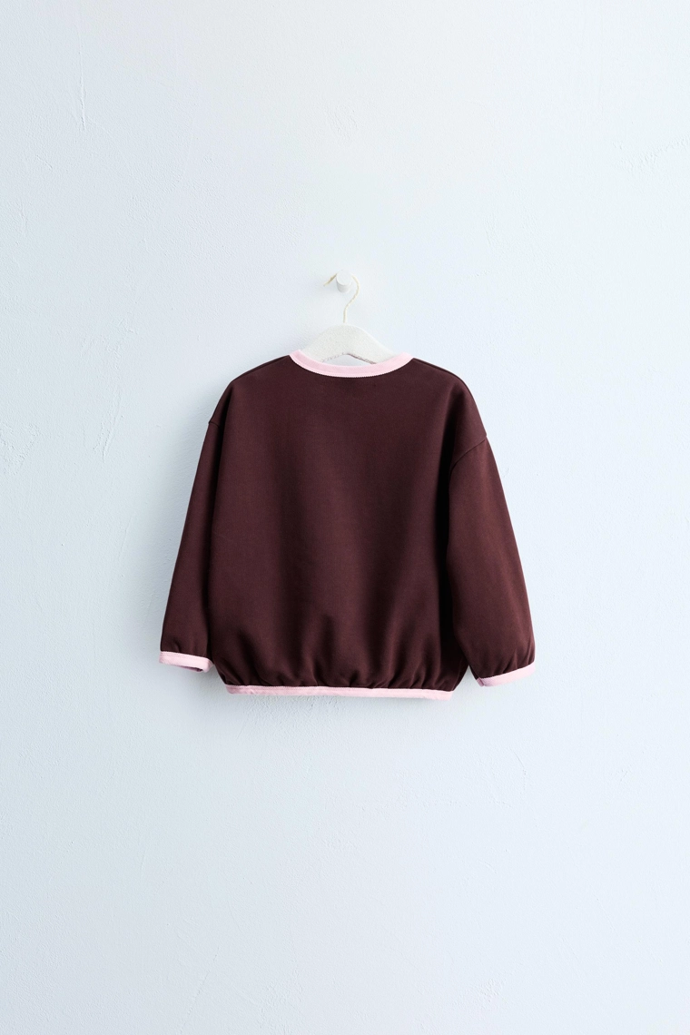Оверсайз свитшот zara timeless с контрастной отделкой и пуговицами