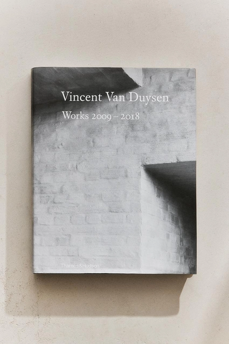 Книга vincent van duysen works 2009-2018 (на английском)