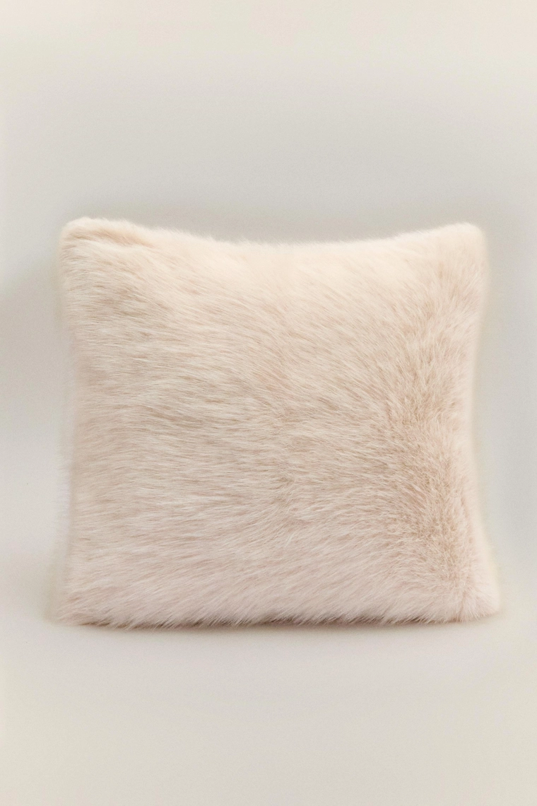 Длинный чехол из искусственного меха для подушки