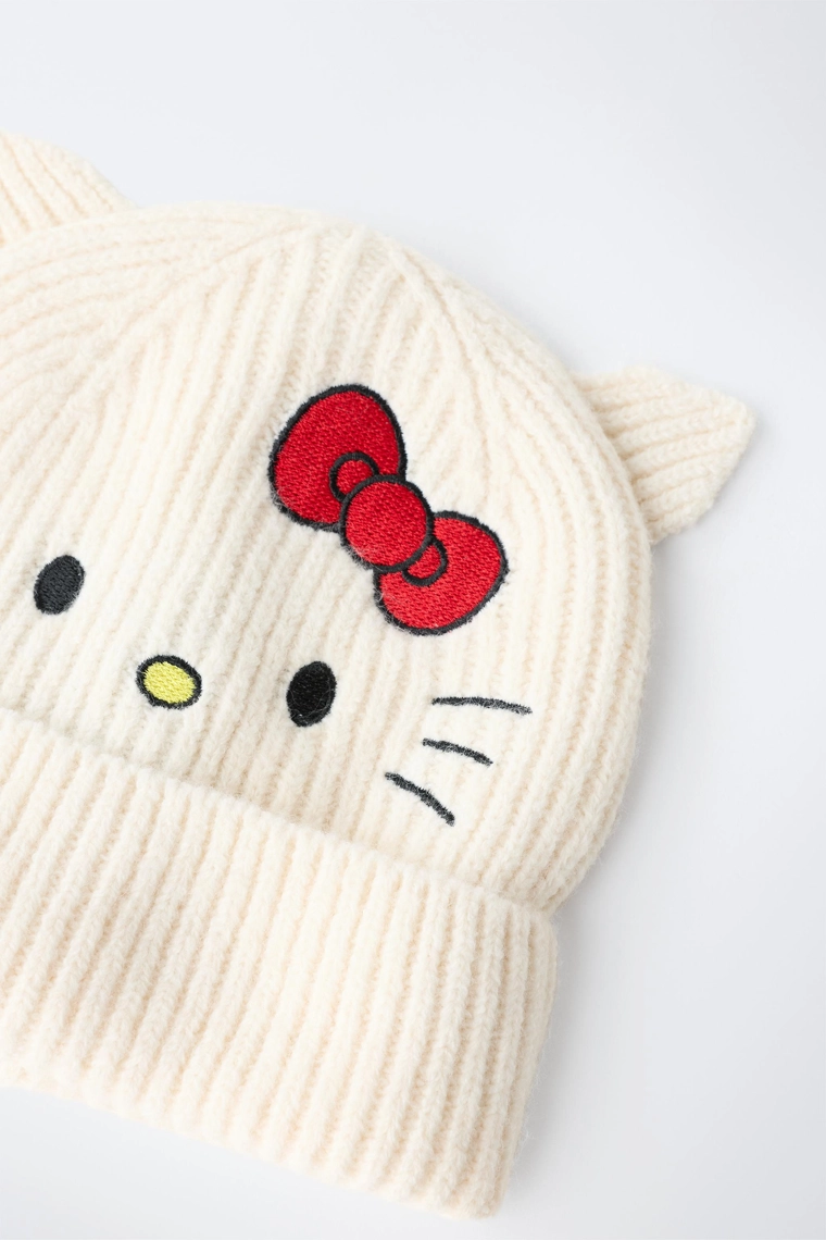 Вязаная шапка с вышивкой hello kitty © sanrio