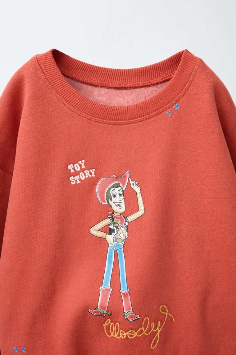 Свитшот toy story © disney pixar с принтом и вышивкой
