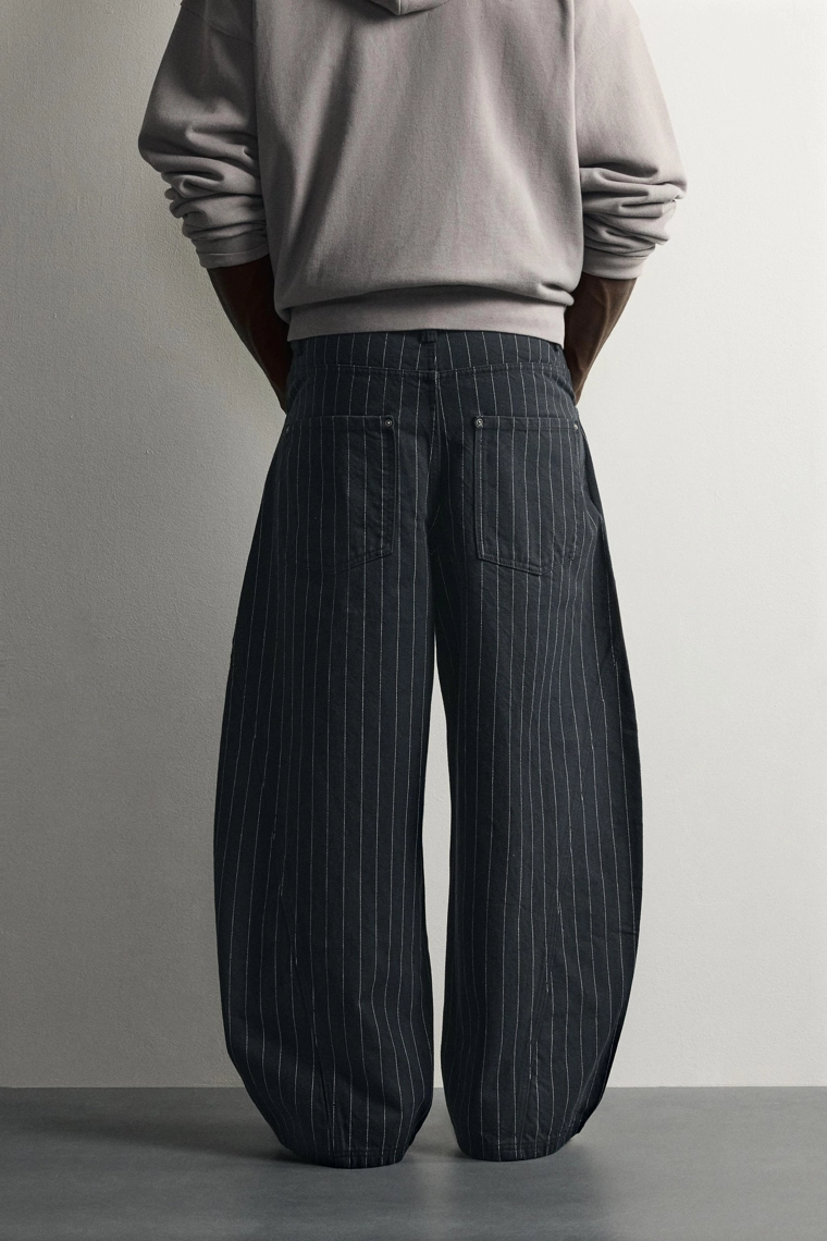 Брюки balloon fit в тонкую полоску