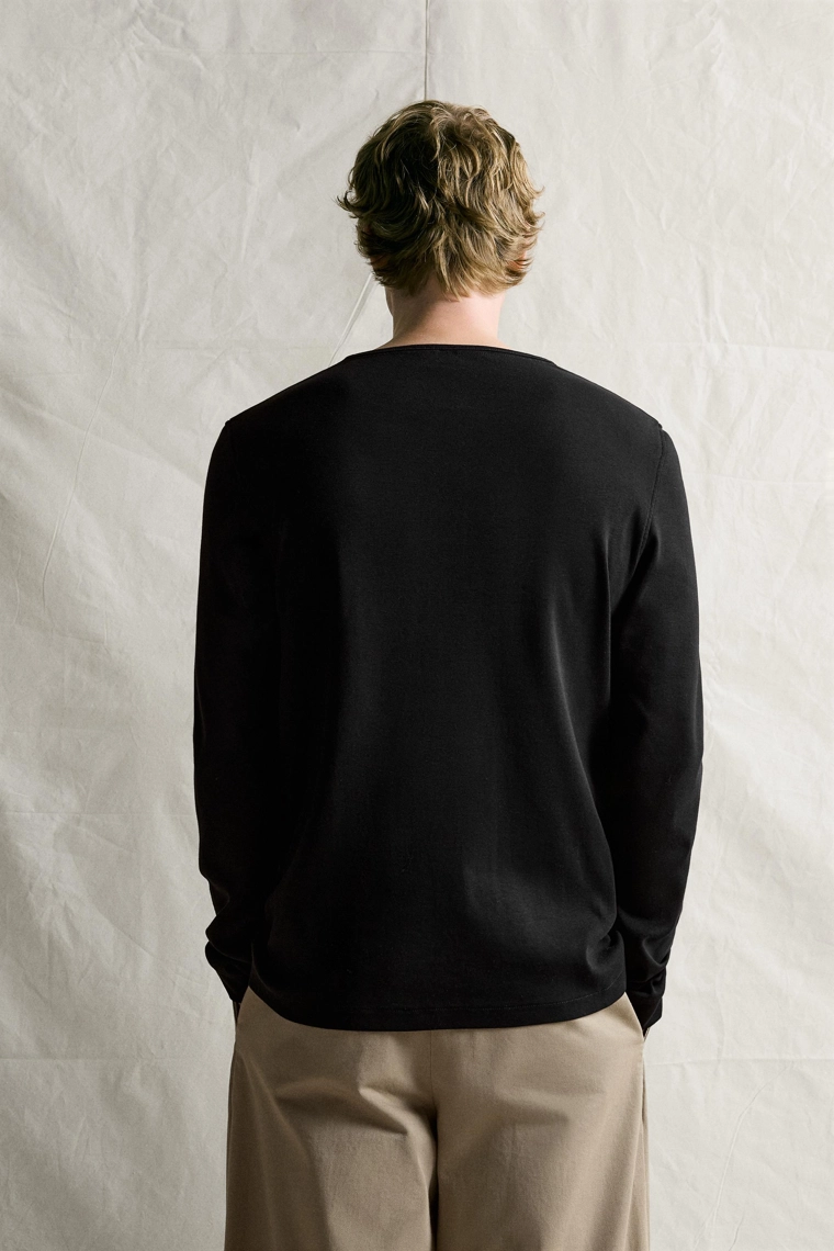 Футболка henley