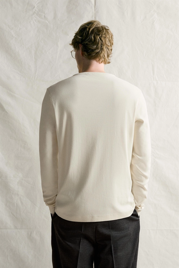 Футболка henley
