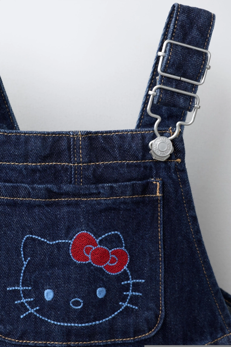 Джинсовый комбинезон с вышивкой hello kitty © sanrio