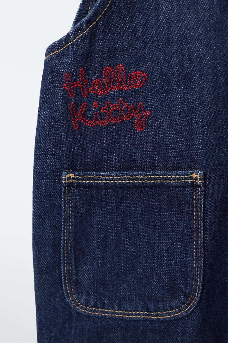 Джинсовый комбинезон с вышивкой hello kitty © sanrio