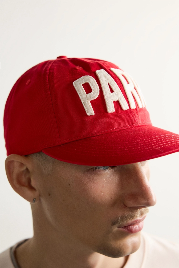 Кепка с патчем martin parr © красная