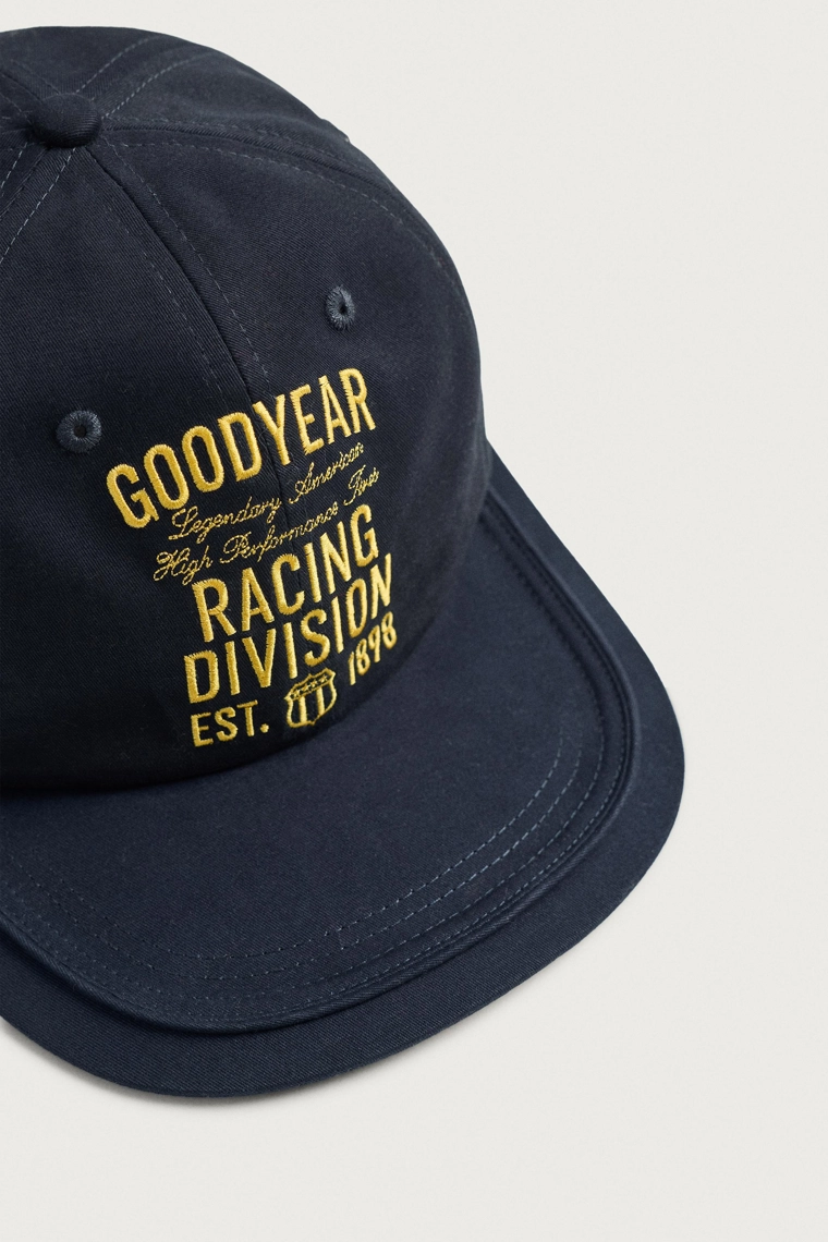 Кепка с плоским козырьком goodyear с вышивкой