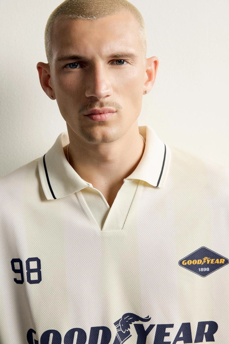 Ретро поло с графикой goodyear©