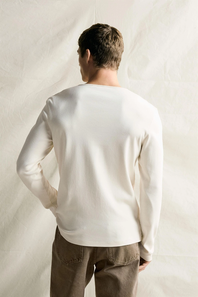 Футболка henley