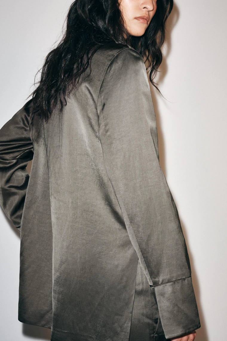 Сатиновая куртка zw collection