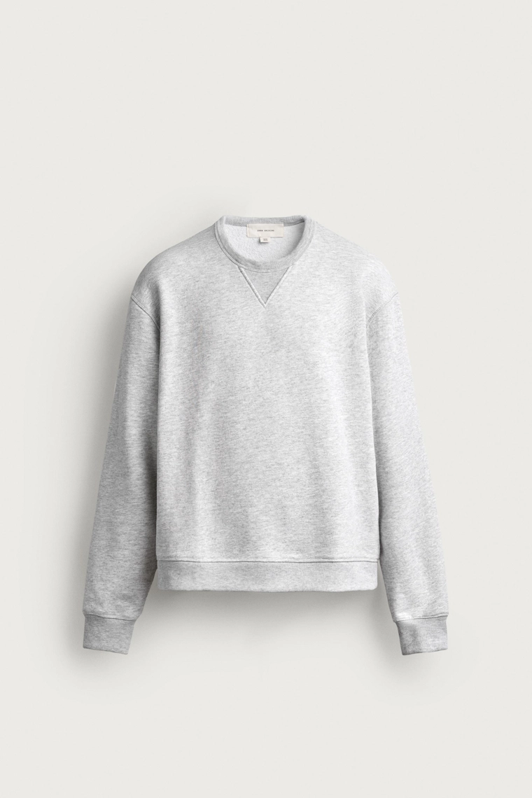 Свитшот regular fit с круглым вырезом