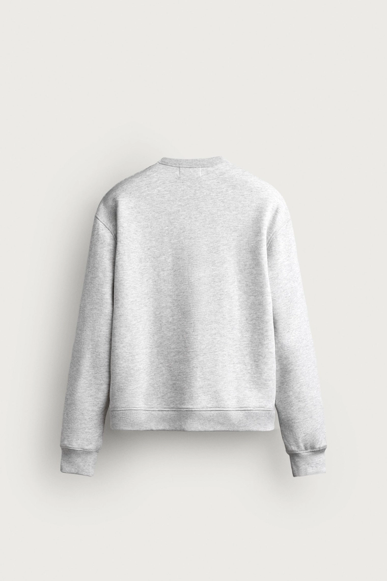 Свитшот regular fit с круглым вырезом
