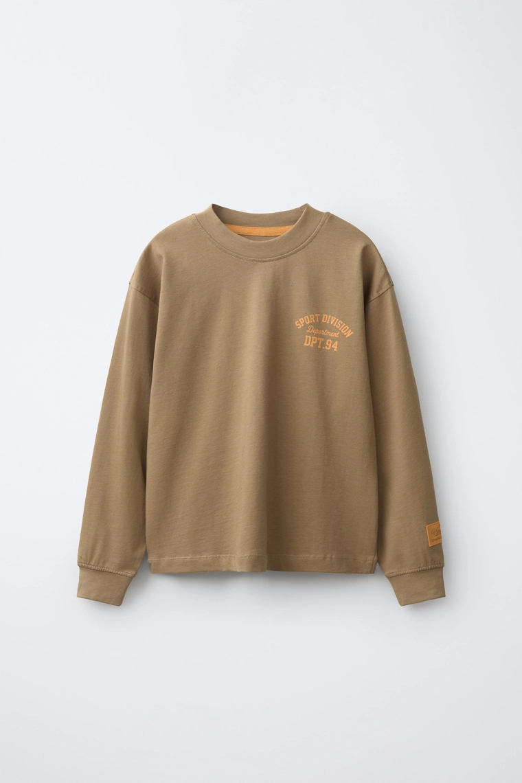 Футболка с длинным рукавом и слоганом varsity