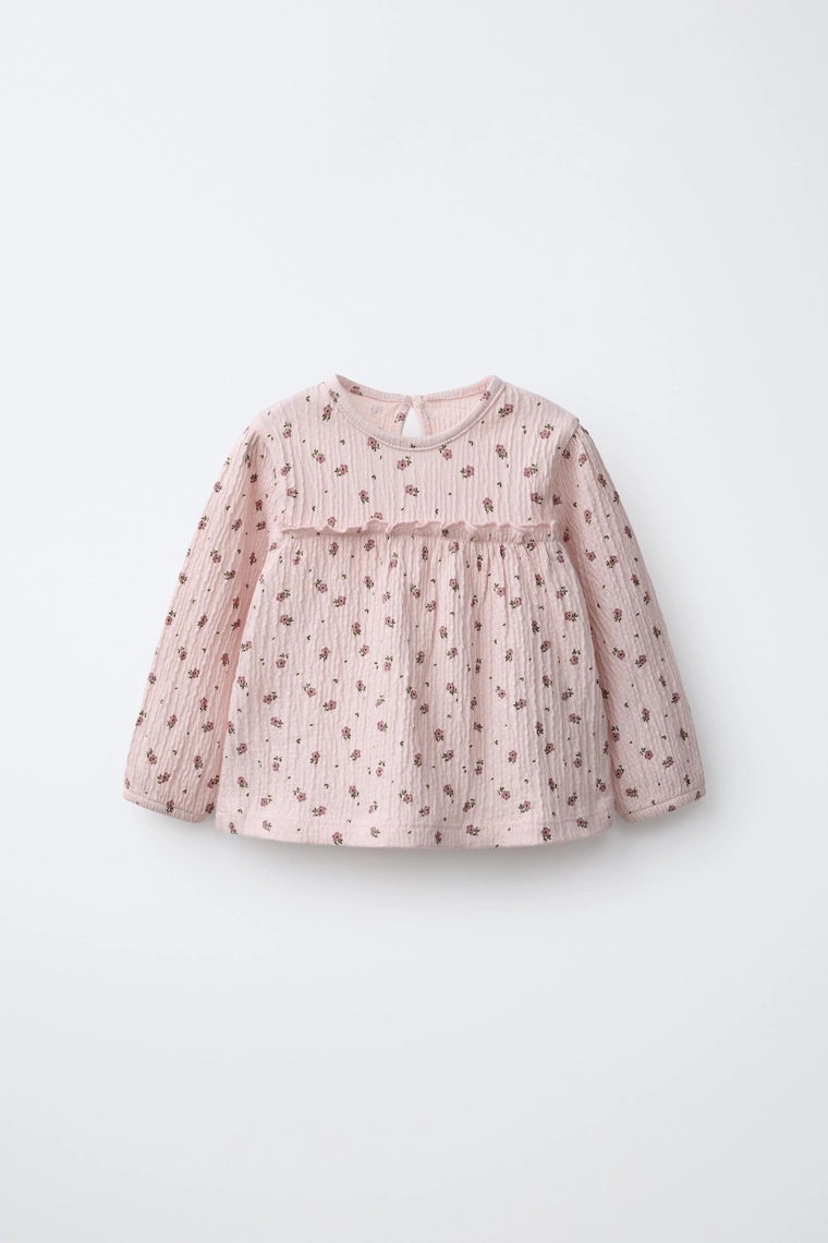 Футболка с цветочным принтом
