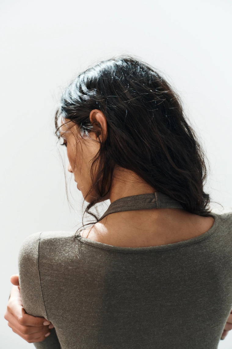 Двухслойная майка с воротником-халтер