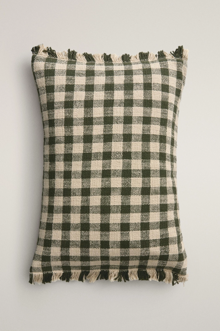 Новогодняя наволочка с бахромой в клетку