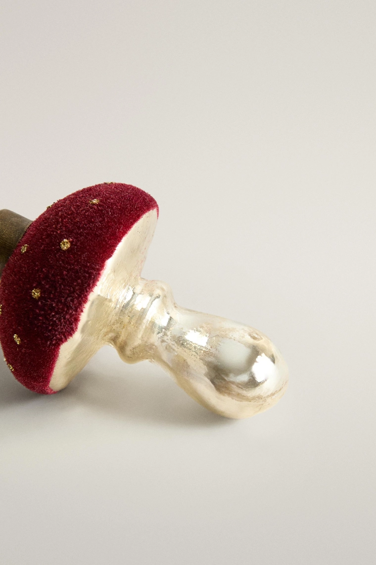 Велюровое украшение на ёлку в виде гриба