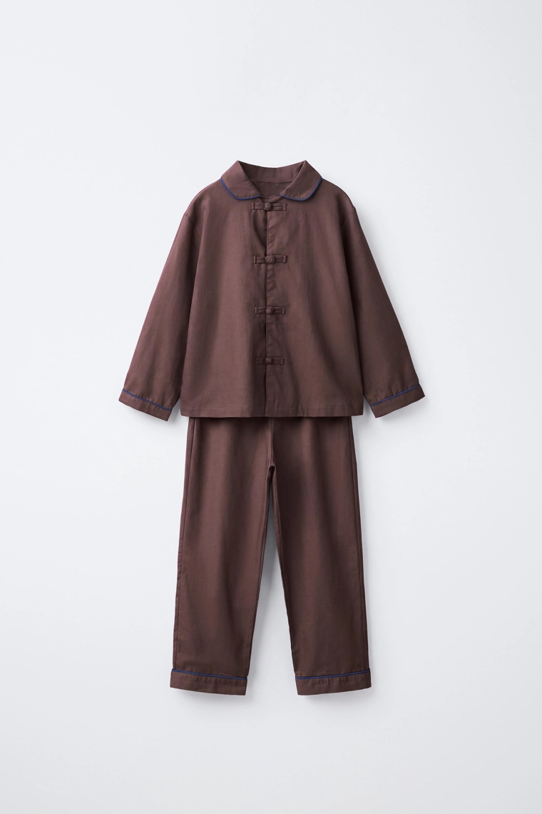 Пижама для детей 2-6 лет с контрастной отделкой и застёжкой на жабку