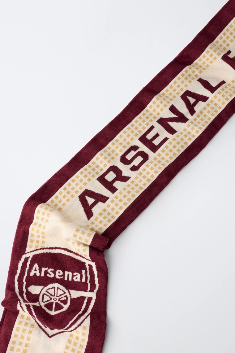 Вязаный шарф с бахромой и принтом arsenal f.c.