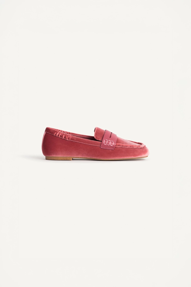 Лоферы ограниченной серии с бархатистым эффектом