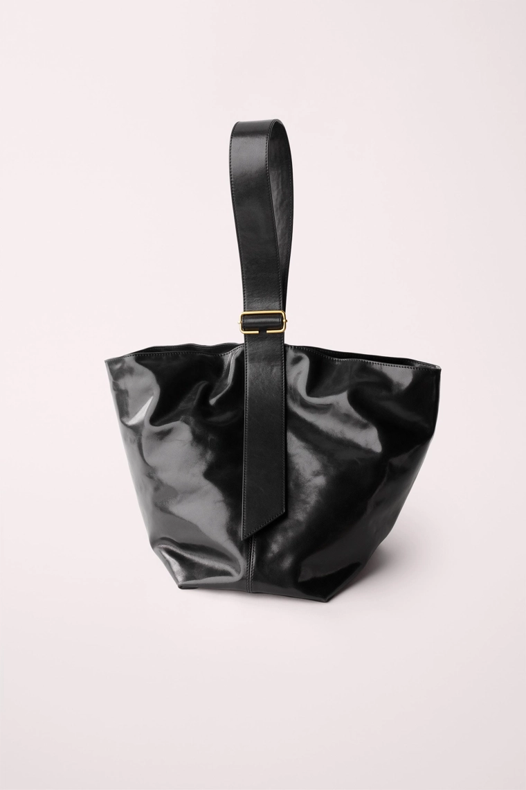 Кожаная сумка через плечо caramel london x zara