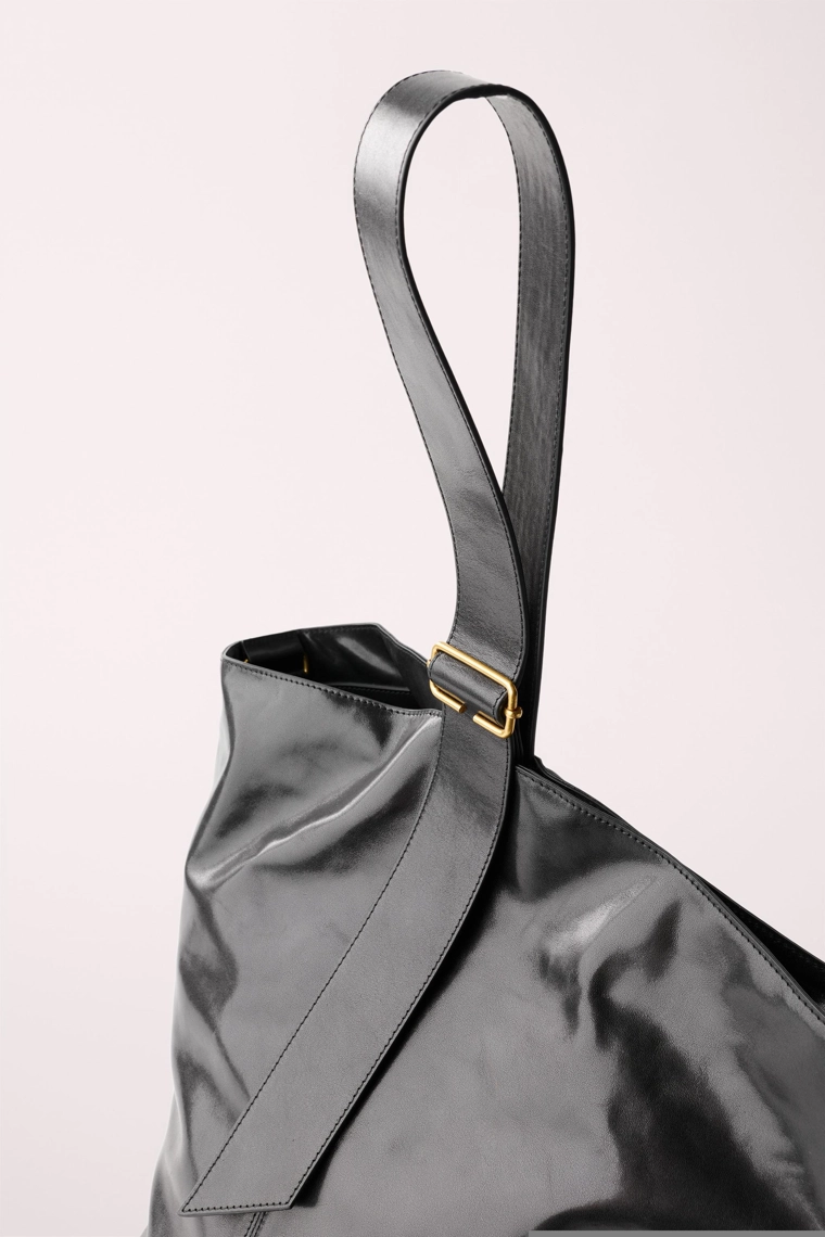 Кожаная сумка через плечо caramel london x zara