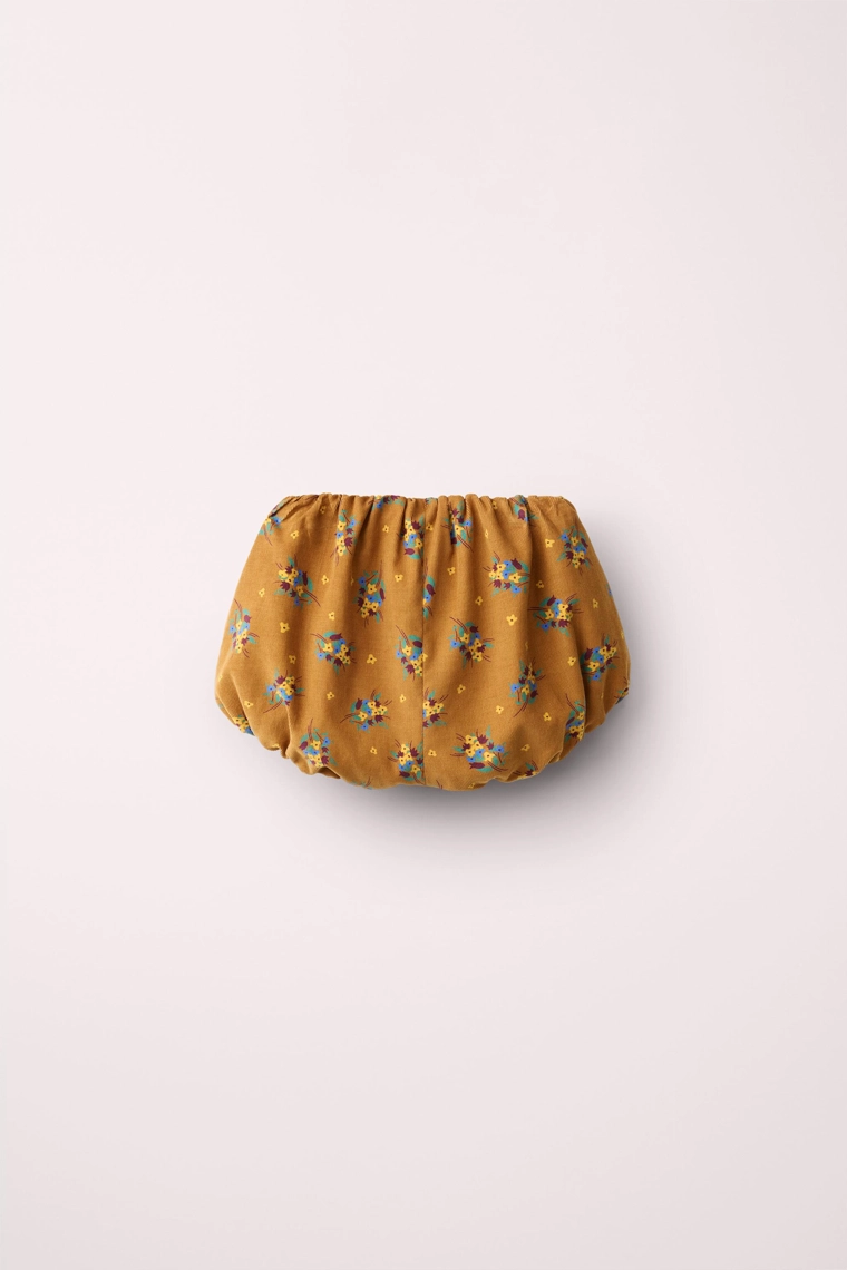 Шорты-блумеры с цветочным принтом из микро вельвета, коллекция caramel london x zara