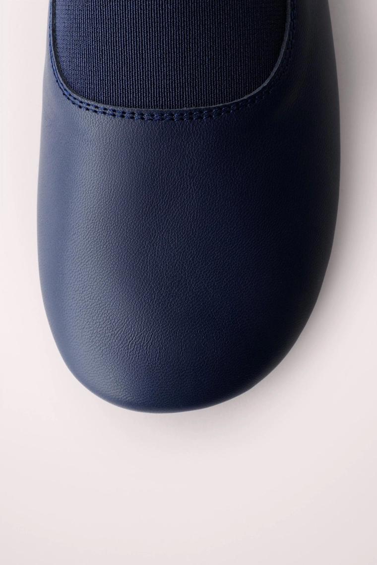 Кожаные балетки от caramel london x zara