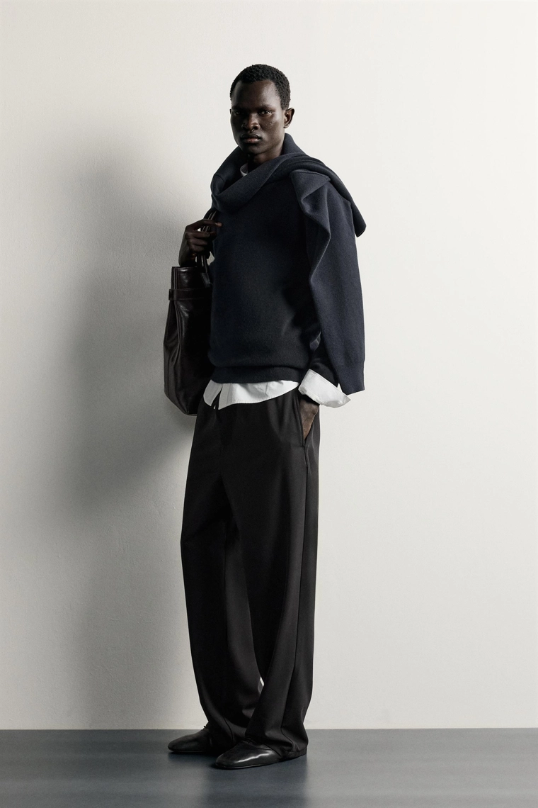 Свободные брюки из струящейся ткани