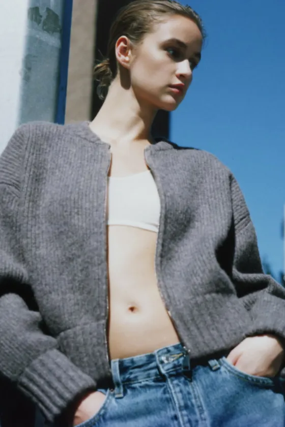 ТРИКОТАЖНЫЙ БОМБЕР С МОЛНИЕЙ