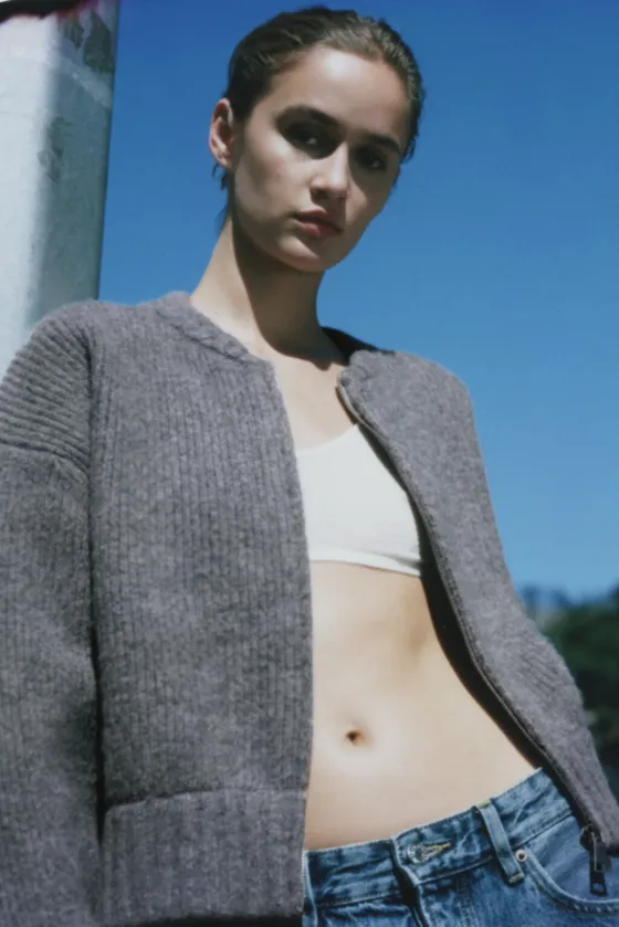 ТРИКОТАЖНЫЙ БОМБЕР С МОЛНИЕЙ