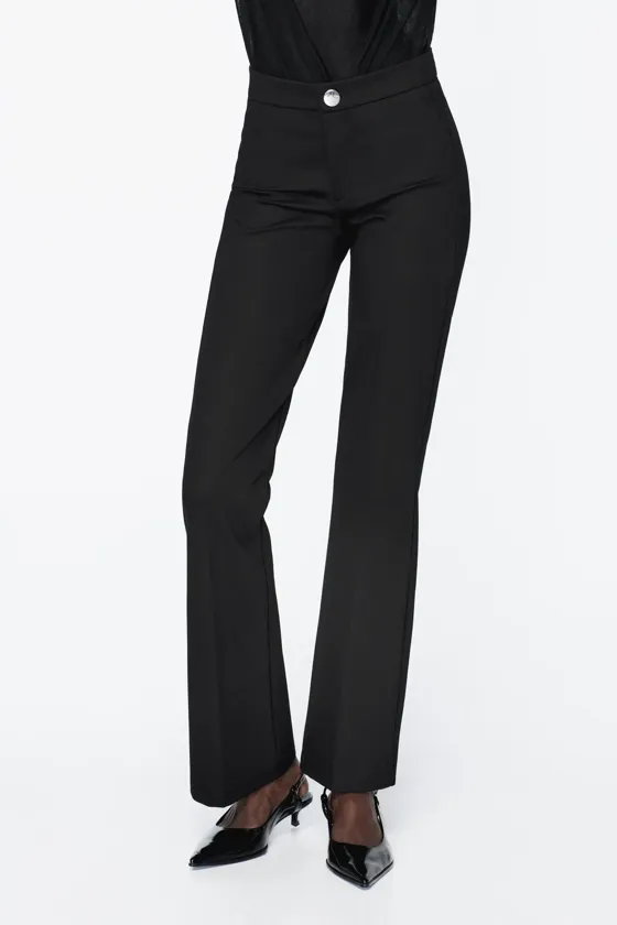 ЛЕГИНСЫ BOOTCUT С МЕТАЛЛИЧЕСКОЙ КНОПКОЙ
