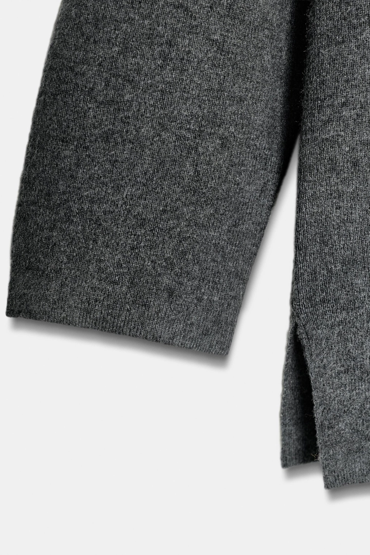 Джемпер из мягкого трикотажа однотонный