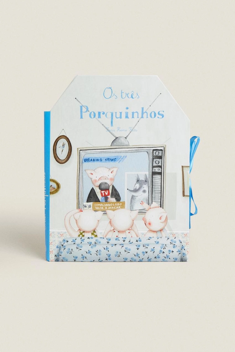 Книга «три поросёнка» (на португальском)