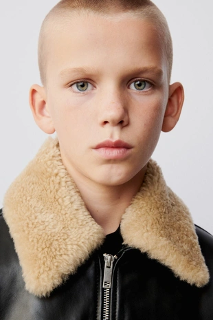 Кожаная куртка с отделкой из искусственной овчины- Заказать в России