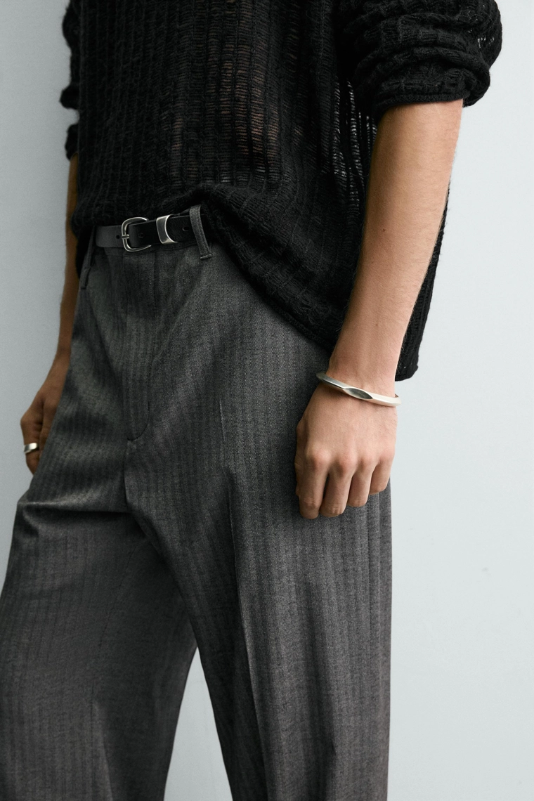 Жесткий браслет