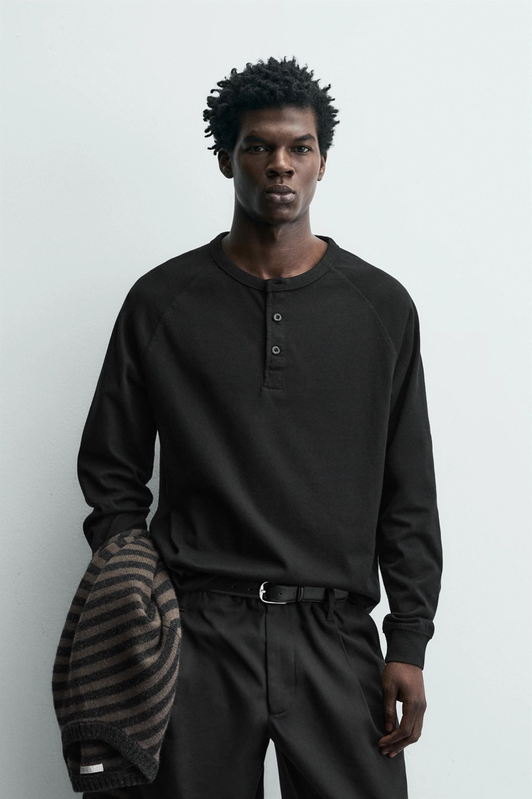 Футболка с горловиной хенли