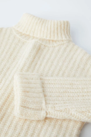 Свитер с высоким воротом- Заказать в России