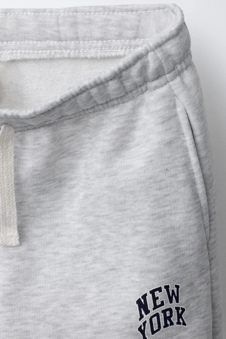 Брюки с принтом