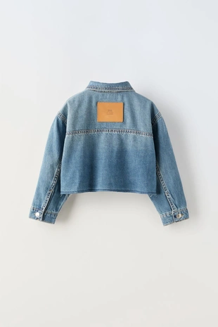 Короткая джинсовая куртка