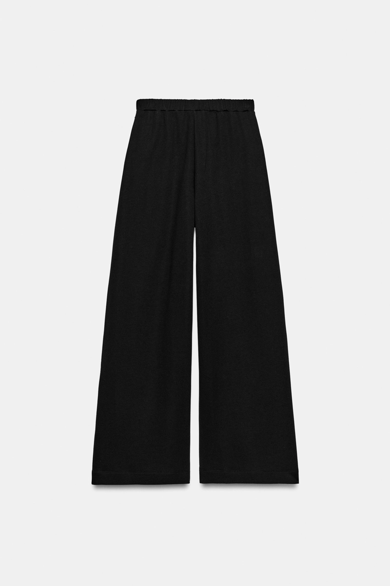 Прямые брюки с широкими штанинами