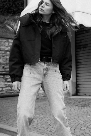 Укороченная куртка с капюшоном- Заказать в России