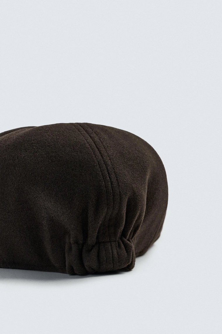 Фланелевый берет с козырьком