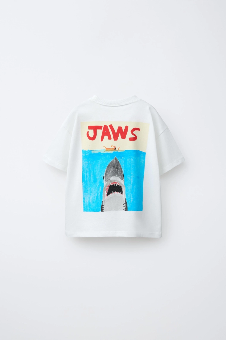 Футболка с иллюстрацией jaws© от dylan´s t-shirt club и zara
