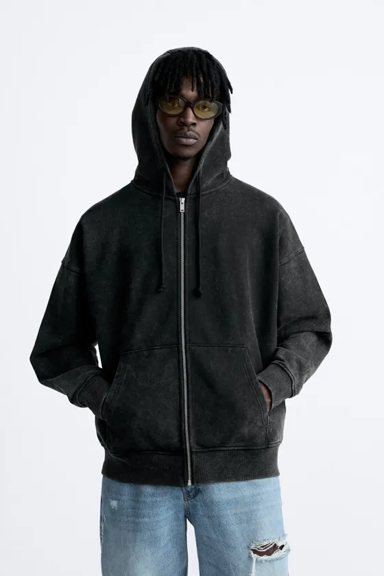 ХУДИ ИЗ ТКАНИ С ЭФФЕКТОМ ПОТЕРТОСТИ