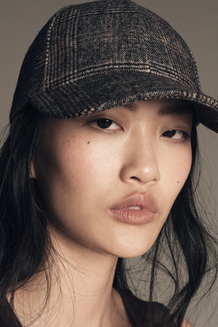 Шерстяная кепка в клетку