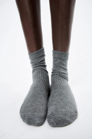 Носки из тонкого трикотажа в рубчик- Заказать в России