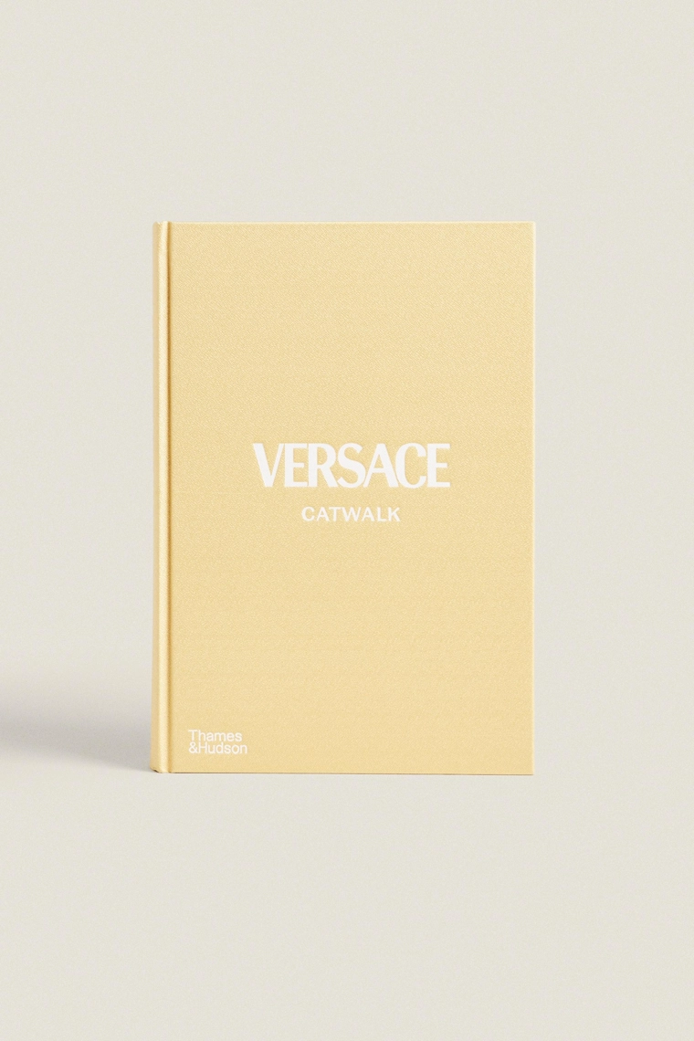 Книга о каталке versace (на английском)