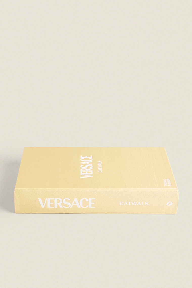 Книга о каталке versace (на английском)
